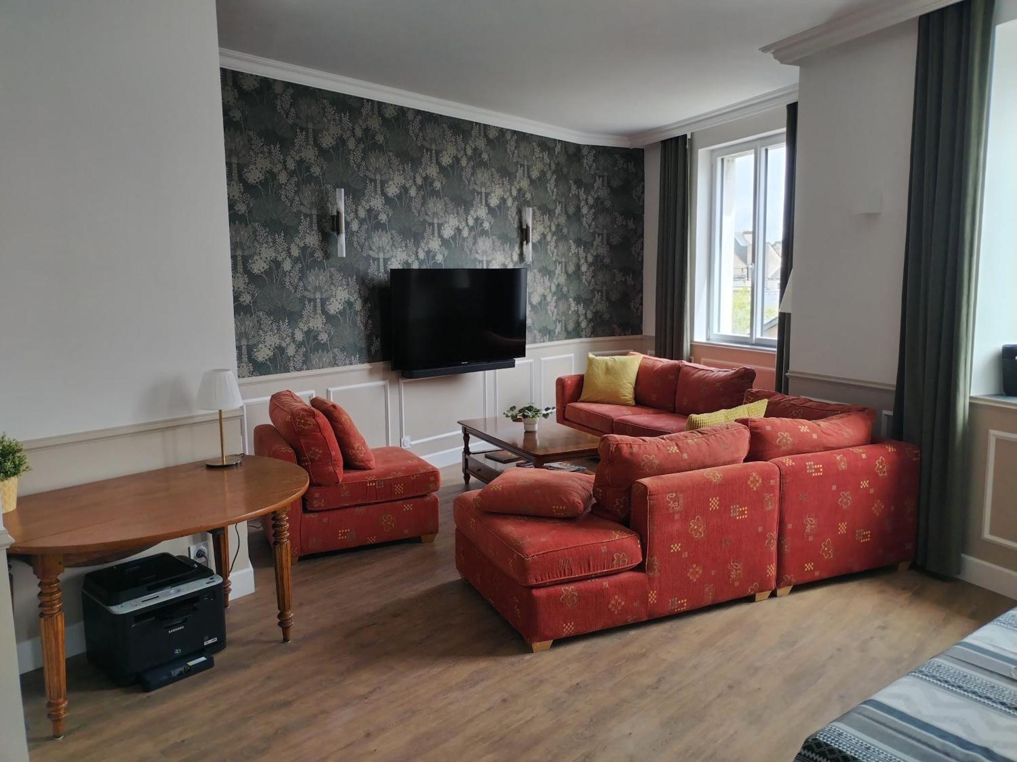 Le Familia Apartment Guer Екстериор снимка