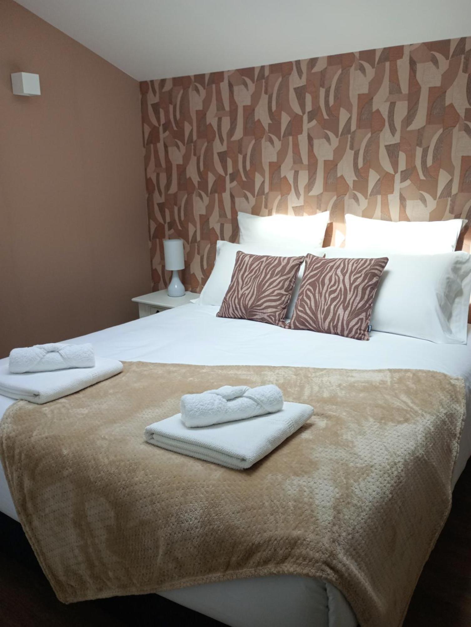 Le Familia Apartment Guer Екстериор снимка
