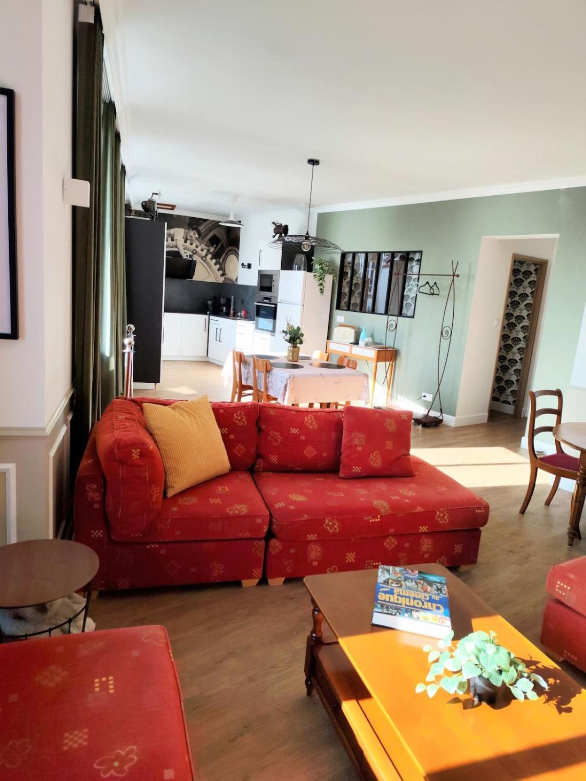 Le Familia Apartment Guer Екстериор снимка