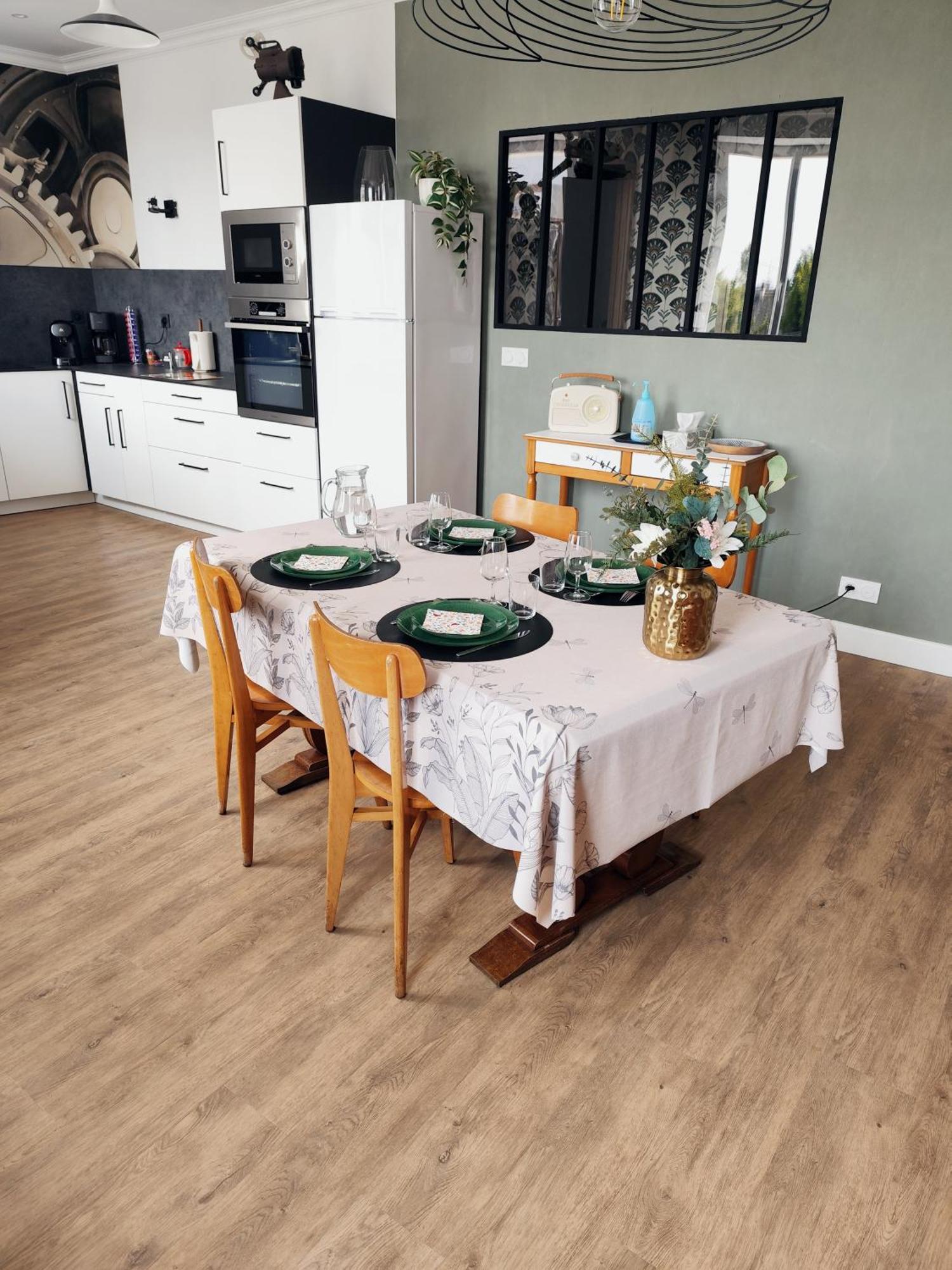 Le Familia Apartment Guer Екстериор снимка